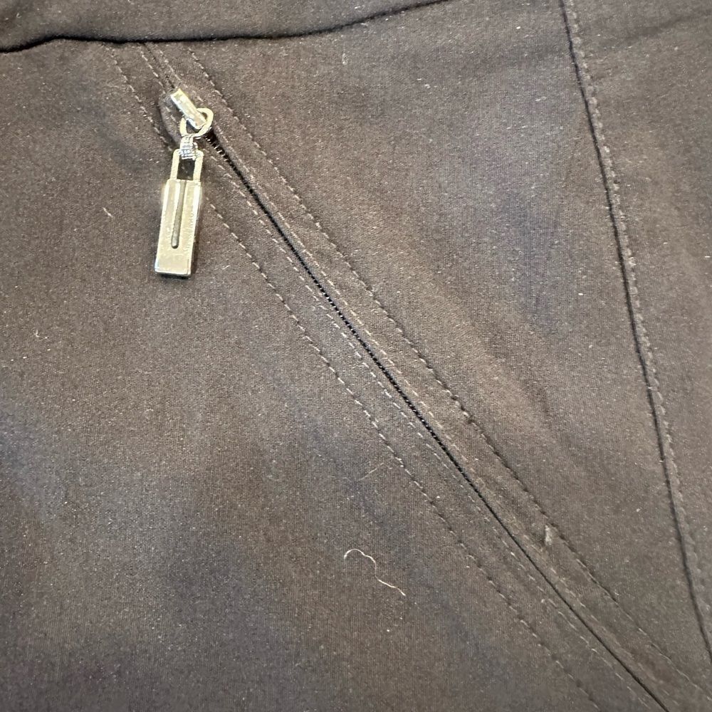 Jamie Sadock black size 6 golf shorts with beautiful detail. - Picture 6 of 7